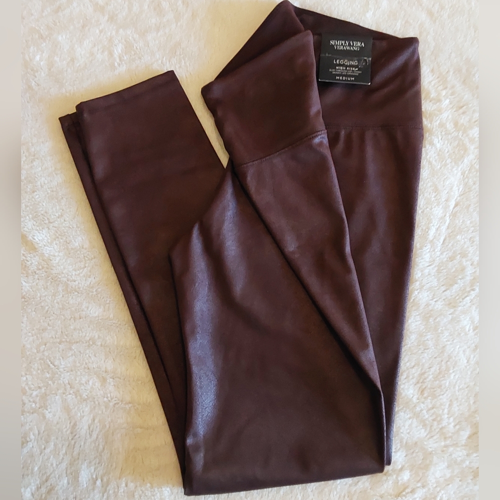🌺 NWT Simply Vera Wang Leather Look Leggings